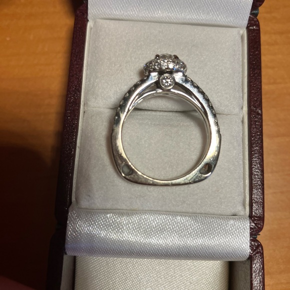 Authentic 14 Kt White Gold Diamond Halo Ring. - Picture 3 of 13